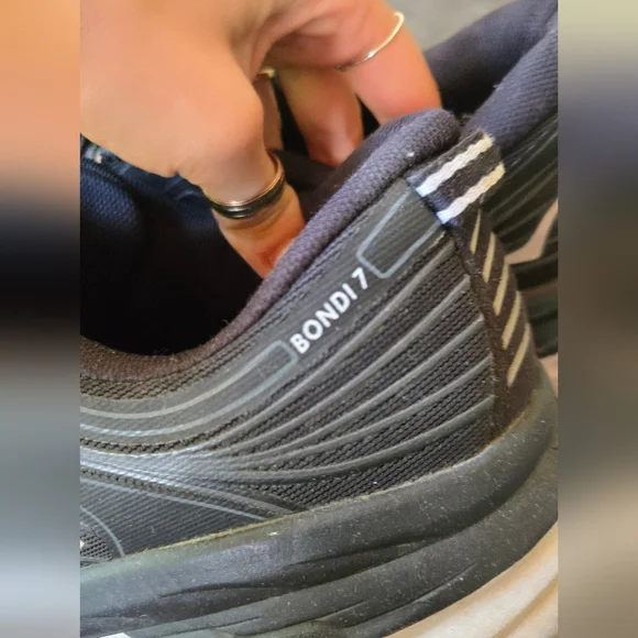 Hoka Bondi 7 Mens Running Shoes Sneakers Black And White Size 10 - Picture 4 of 12